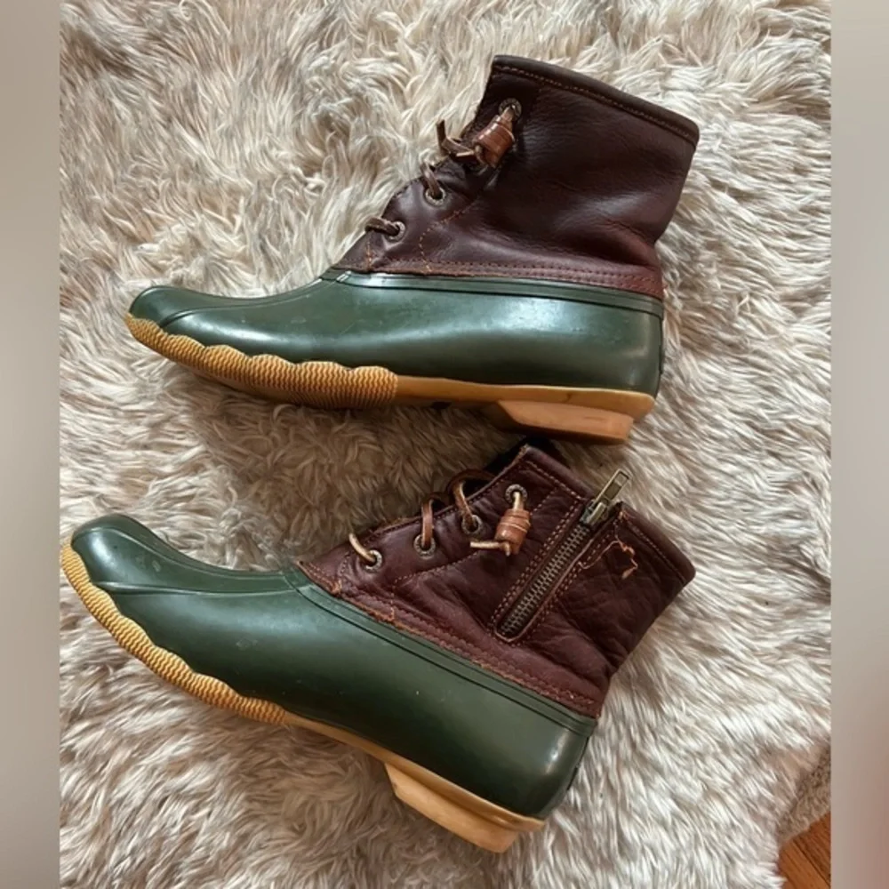 Sperry boots‎